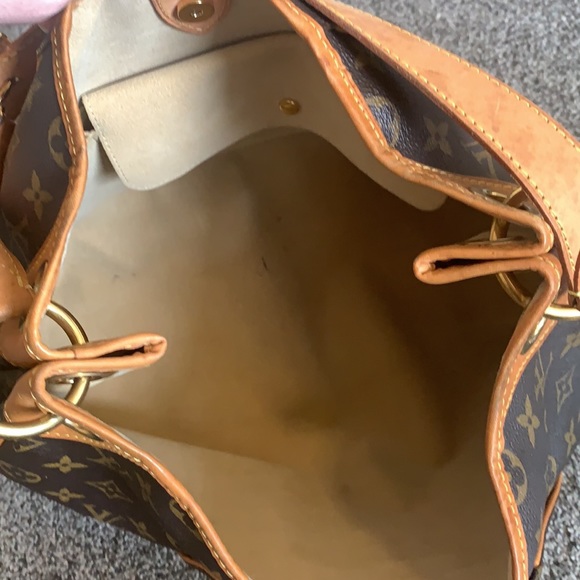 Authentic Louis Vuitton Galleria Pm!!! - Picture 6 of 10